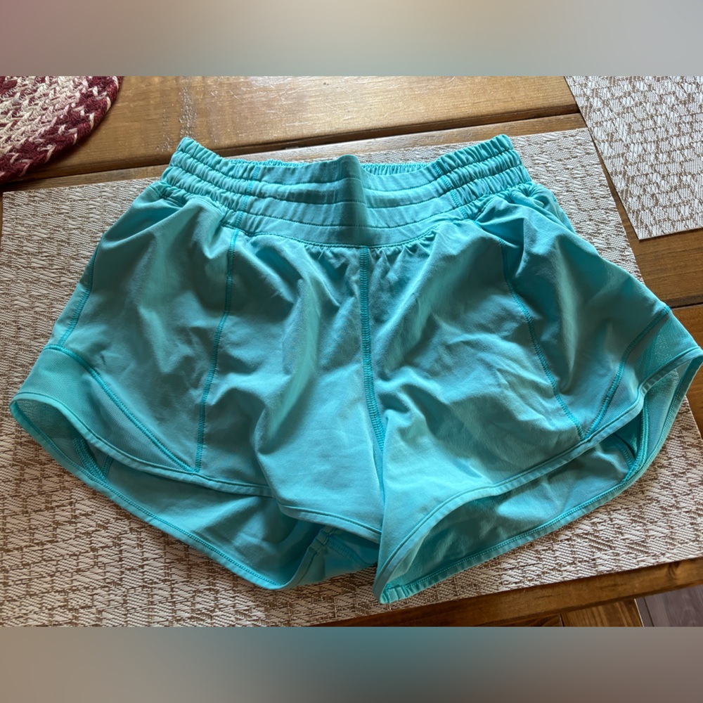 Electric turquoise hotty hots 2.5 in HR! Size 2